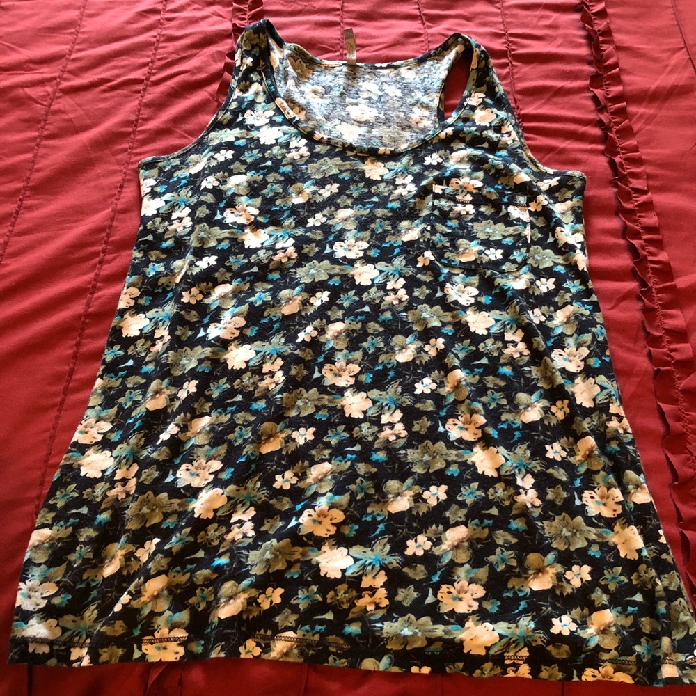 Floral Tank - Picture 3 of 5